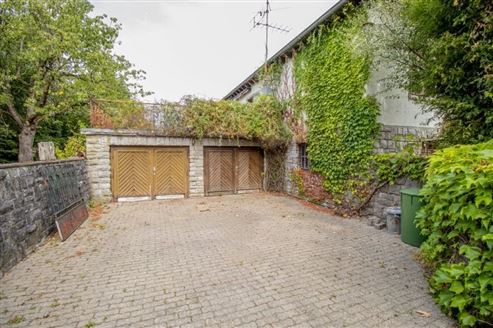 Villa mit Geschichte & Zukunft : Wunderschönes Tuchfabrikanten-Anwesen mit Entwicklungspotenzial !