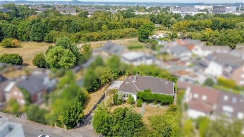 Villa mit Geschichte & Zukunft : Wunderschönes Tuchfabrikanten-Anwesen mit Entwicklungspotenzial !