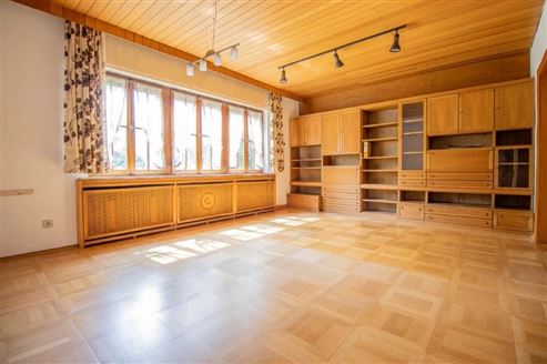 Villa mit Geschichte & Zukunft : Wunderschönes Tuchfabrikanten-Anwesen mit Entwicklungspotenzial !