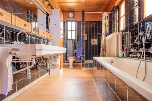 Villa mit Geschichte & Zukunft : Wunderschönes Tuchfabrikanten-Anwesen mit Entwicklungspotenzial !