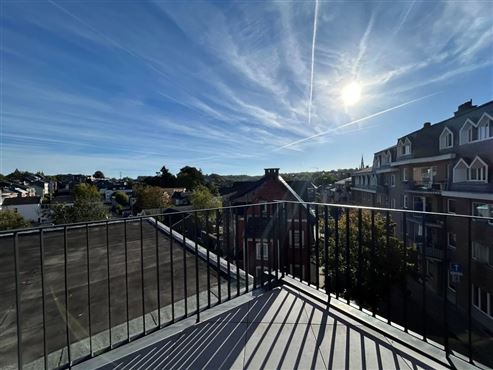 Exklusive und stilvolle Duplexwohnung im Erstbezug mit großer Terrasse und Tiefgaragenstellplatz im Herzen von Eupen