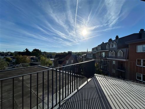 Exklusive und stilvolle Duplexwohnung im Erstbezug mit großer Terrasse und Tiefgaragenstellplatz im Herzen von Eupen