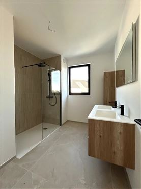 Exklusive und stilvolle Duplexwohnung im Erstbezug mit großer Terrasse und Tiefgaragenstellplatz im Herzen von Eupen