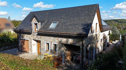 Außergewöhnliche Liebhaber-Villa mit unverwechselbarem Charakter und Wohnerlebnis, atemberaubendem Panoramablick, traumhaftem Garten mit Pool und genehmigtem Ferienstudio