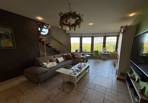 Außergewöhnliche Liebhaber-Villa mit unverwechselbarem Charakter und Wohnerlebnis, atemberaubendem Panoramablick, traumhaftem Garten mit Pool und genehmigtem Ferienstudio