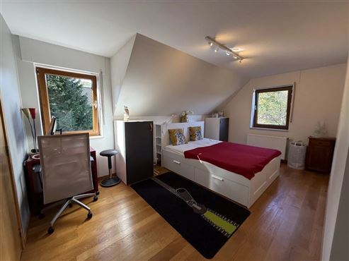 Außergewöhnliche Liebhaber-Villa mit unverwechselbarem Charakter und Wohnerlebnis, atemberaubendem Panoramablick, traumhaftem Garten mit Pool und genehmigtem Ferienstudio