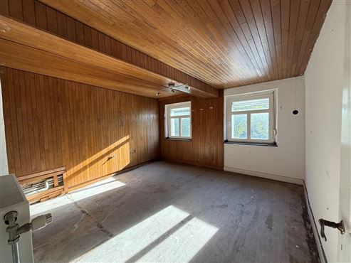 Großes Potenzial für Investoren und Eigennutzer in erstklassiger Zentrumslage :  Wohn- und Geschäftshaus mit Gewerbefläche im Erdgeschoss und renovierungsbedürftige Duplex-Wohnung