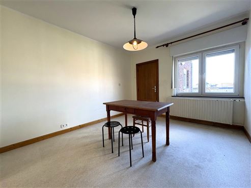 Solides renovierungsbedürftiges Reihenhaus mit großzügigem und lichtdurchflutetem Raumangebot, ausbaubarem Dachgeschoss und Garten – viel Potenzial für ein individuelles Zuhause