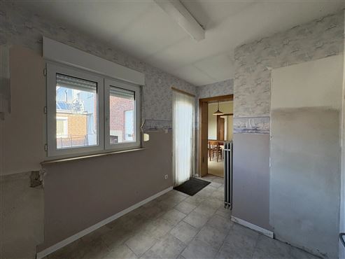 Solides renovierungsbedürftiges Reihenhaus mit großzügigem und lichtdurchflutetem Raumangebot, ausbaubarem Dachgeschoss und Garten – viel Potenzial für ein individuelles Zuhause