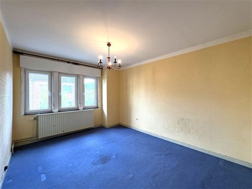 Solides renovierungsbedürftiges Reihenhaus mit großzügigem und lichtdurchflutetem Raumangebot, ausbaubarem Dachgeschoss und Garten – viel Potenzial für ein individuelles Zuhause