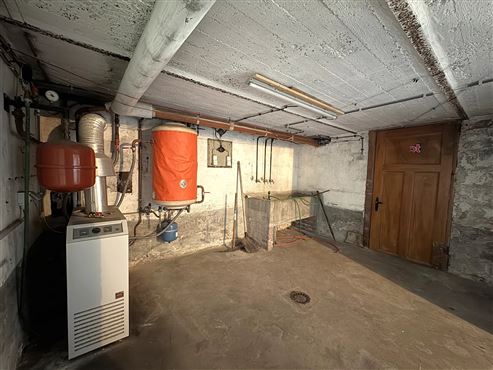 Solides renovierungsbedürftiges Reihenhaus mit großzügigem und lichtdurchflutetem Raumangebot, ausbaubarem Dachgeschoss und Garten – viel Potenzial für ein individuelles Zuhause